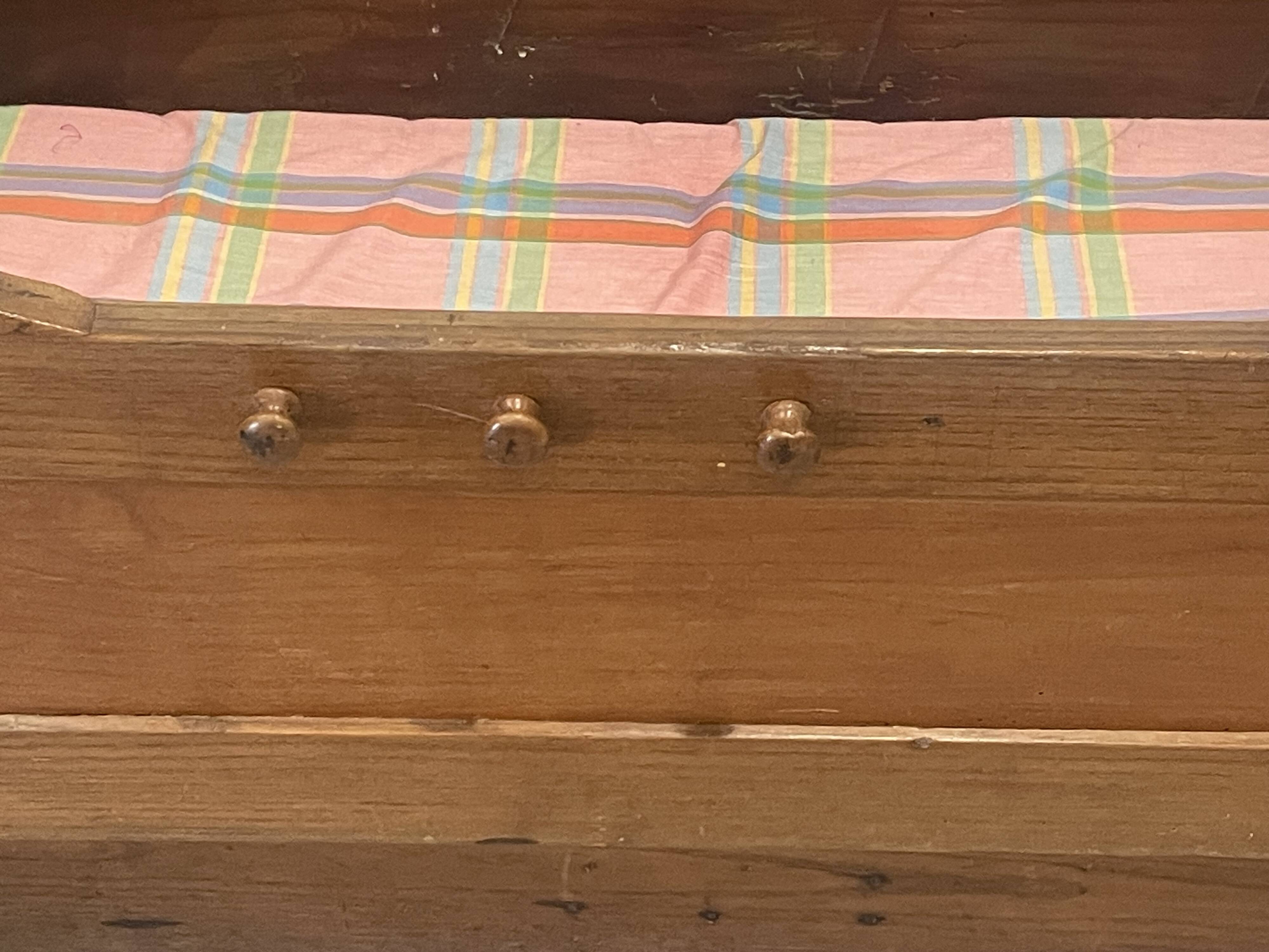 Small rocking bed 19th century