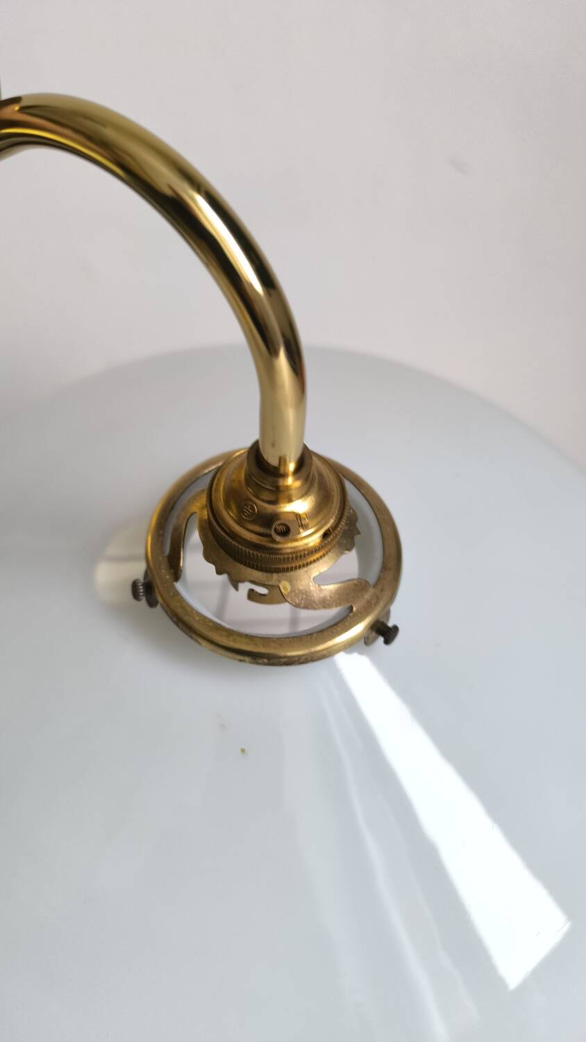 Applique en opaline lisse et laiton doré