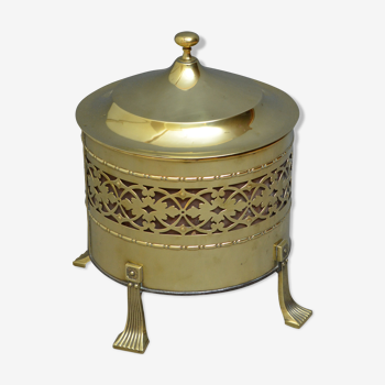 Elegant Edwardian brass coal bucket