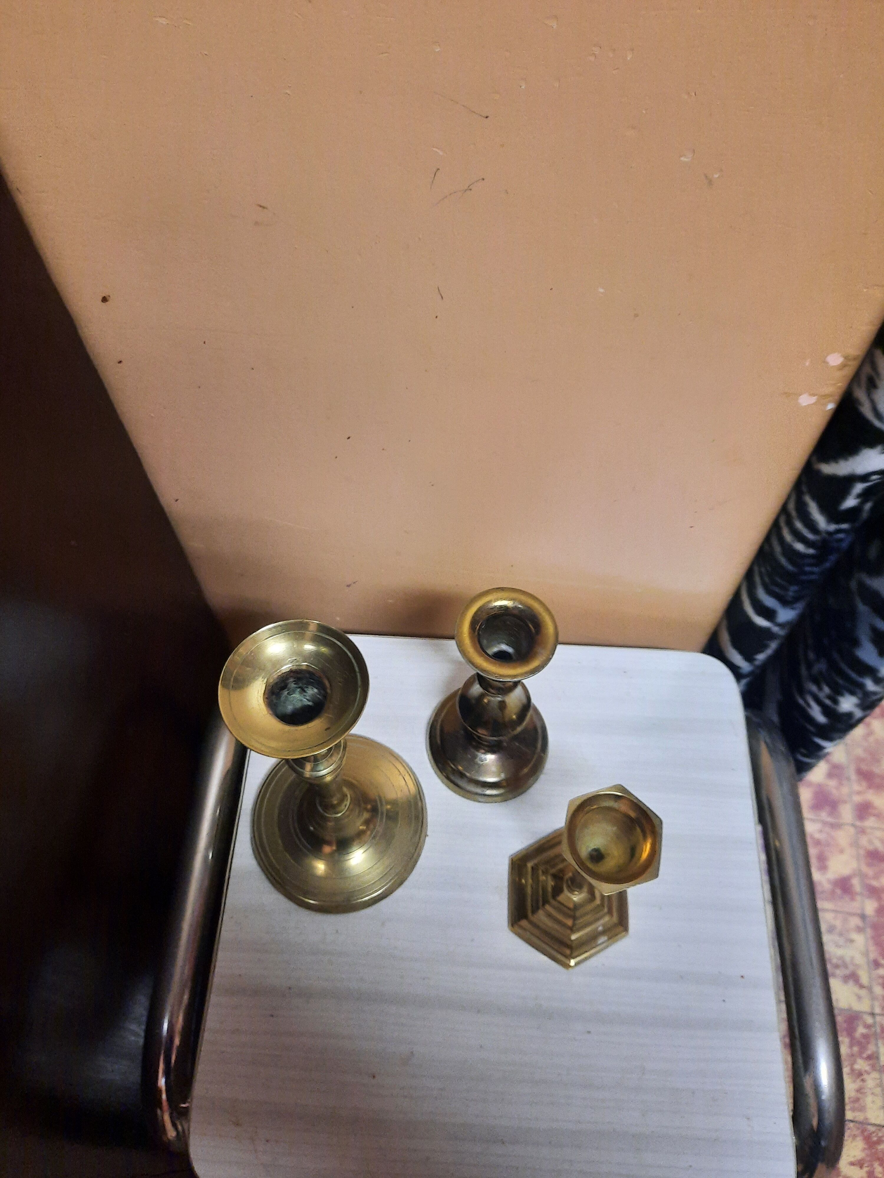 Trio de bougeoirs en bronze