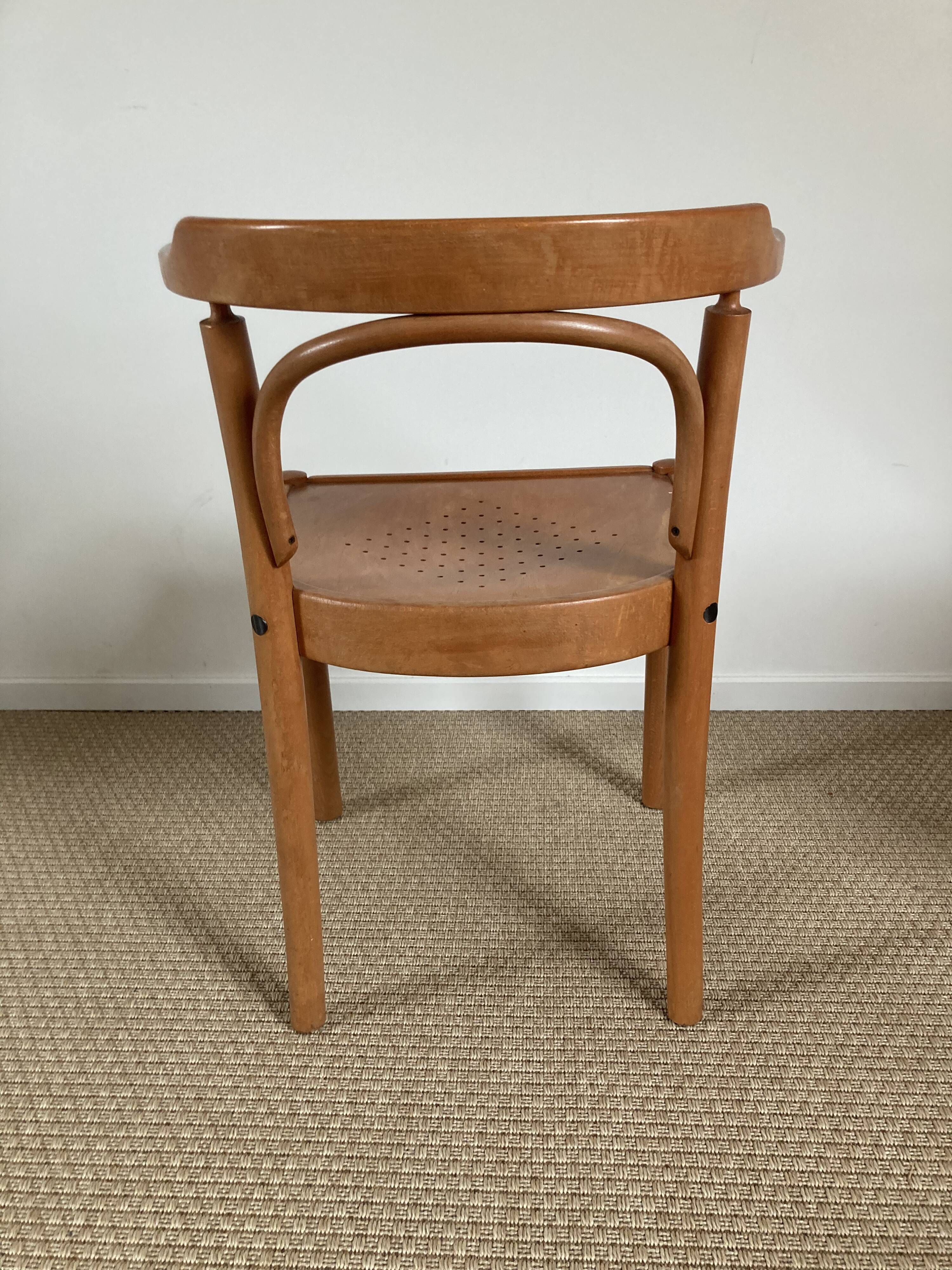 Lot 4 chairs