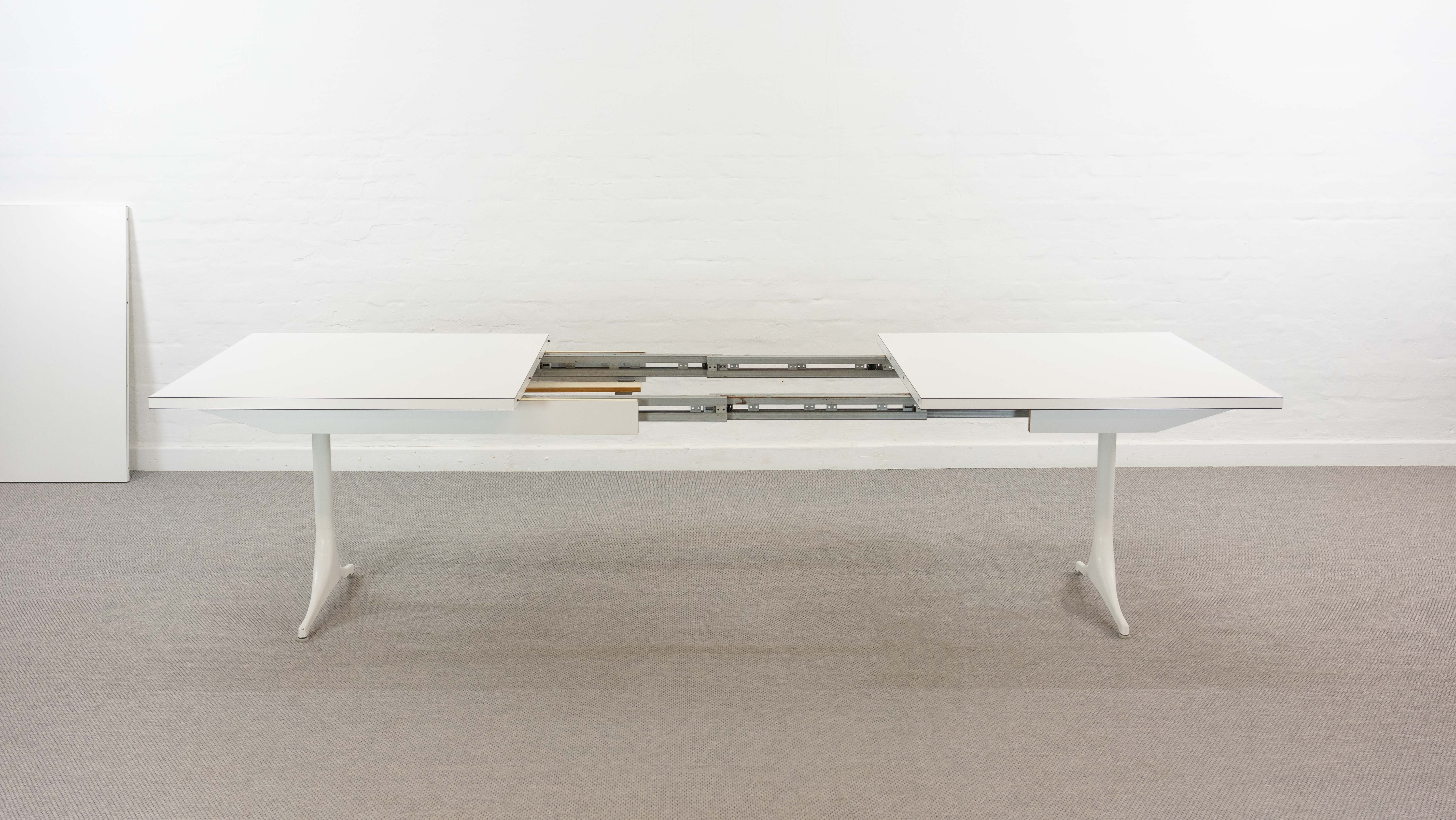 Extendable pedestal dining table by George Nelson for Herman Miller