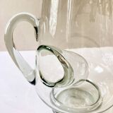 Cooling carafe with ice cube container