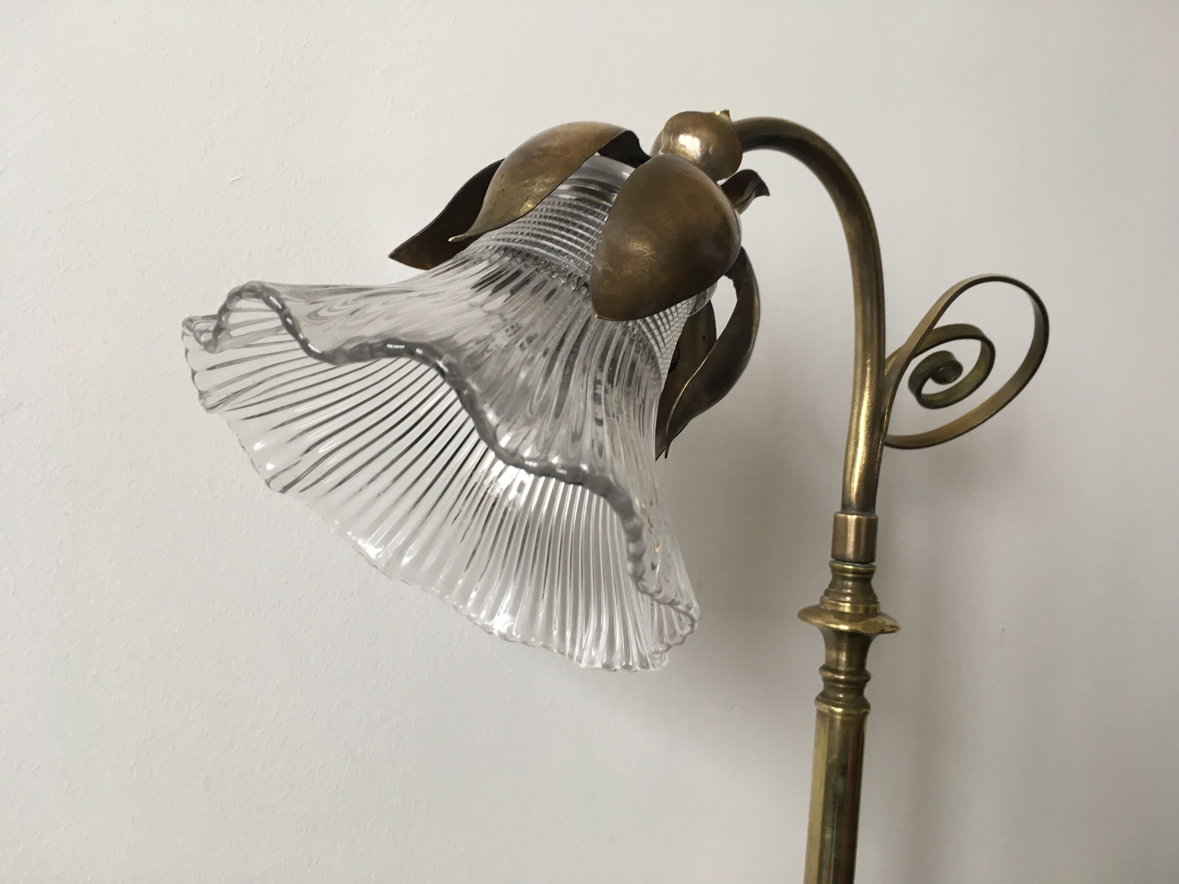 Brass flower lamp