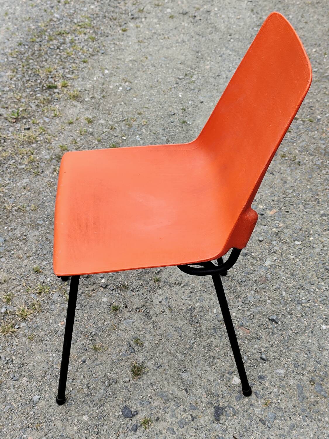 Pair of Fantasia Grosfillex shell chairs