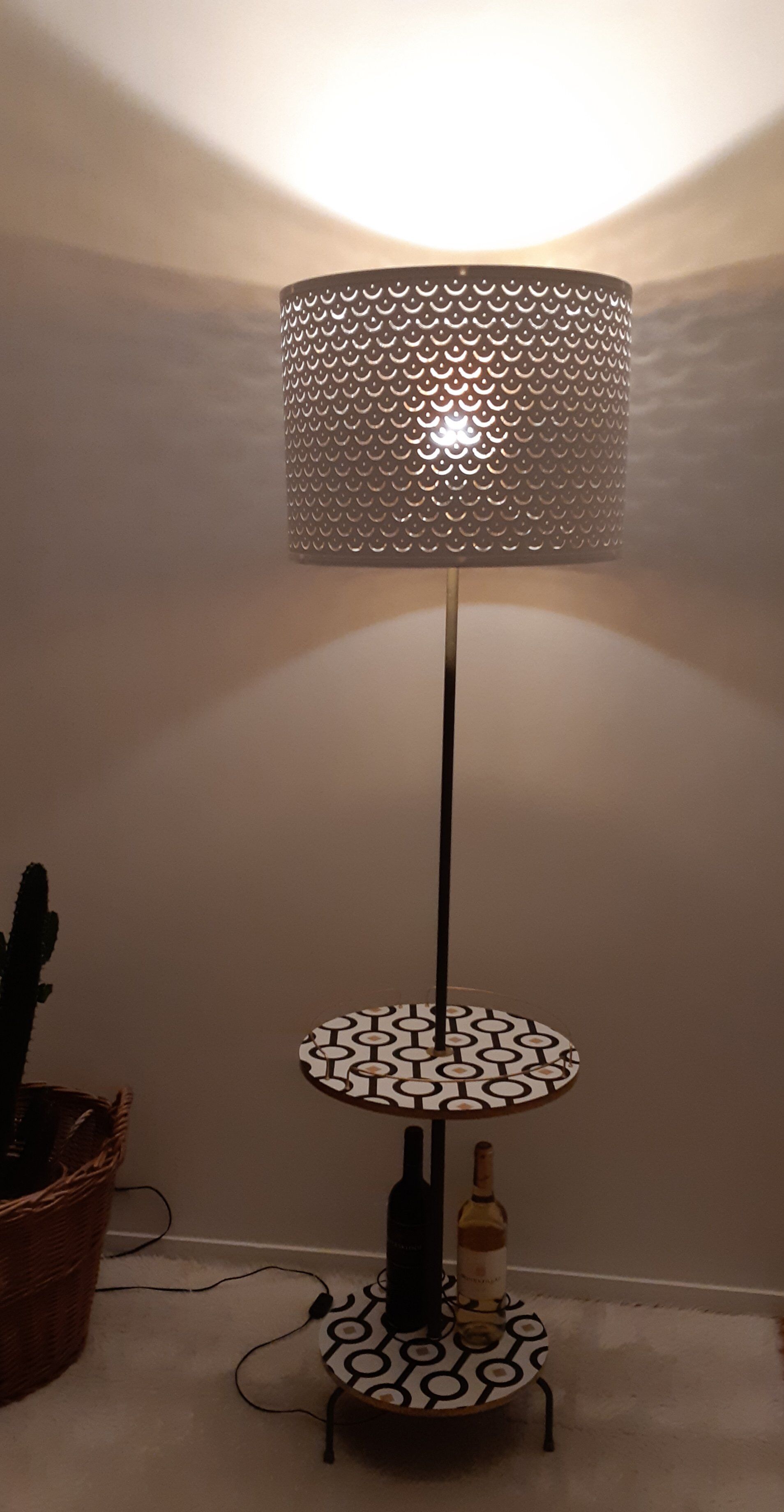 Lampadaire vintage tripode relooké