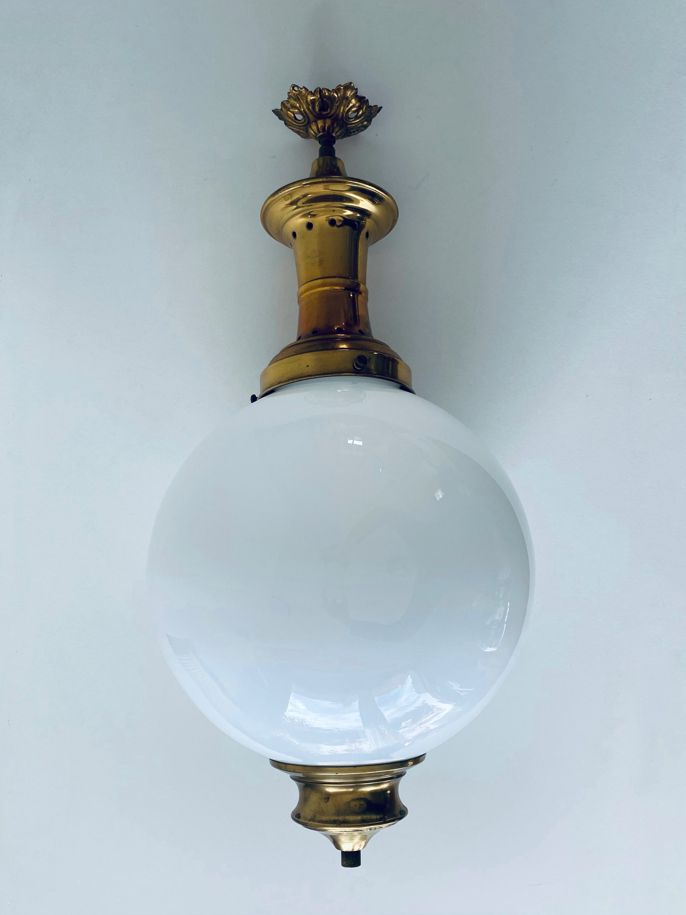 Opaline and brass globe luster