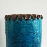 Vase rouleau à glaçure bleue signé Triki