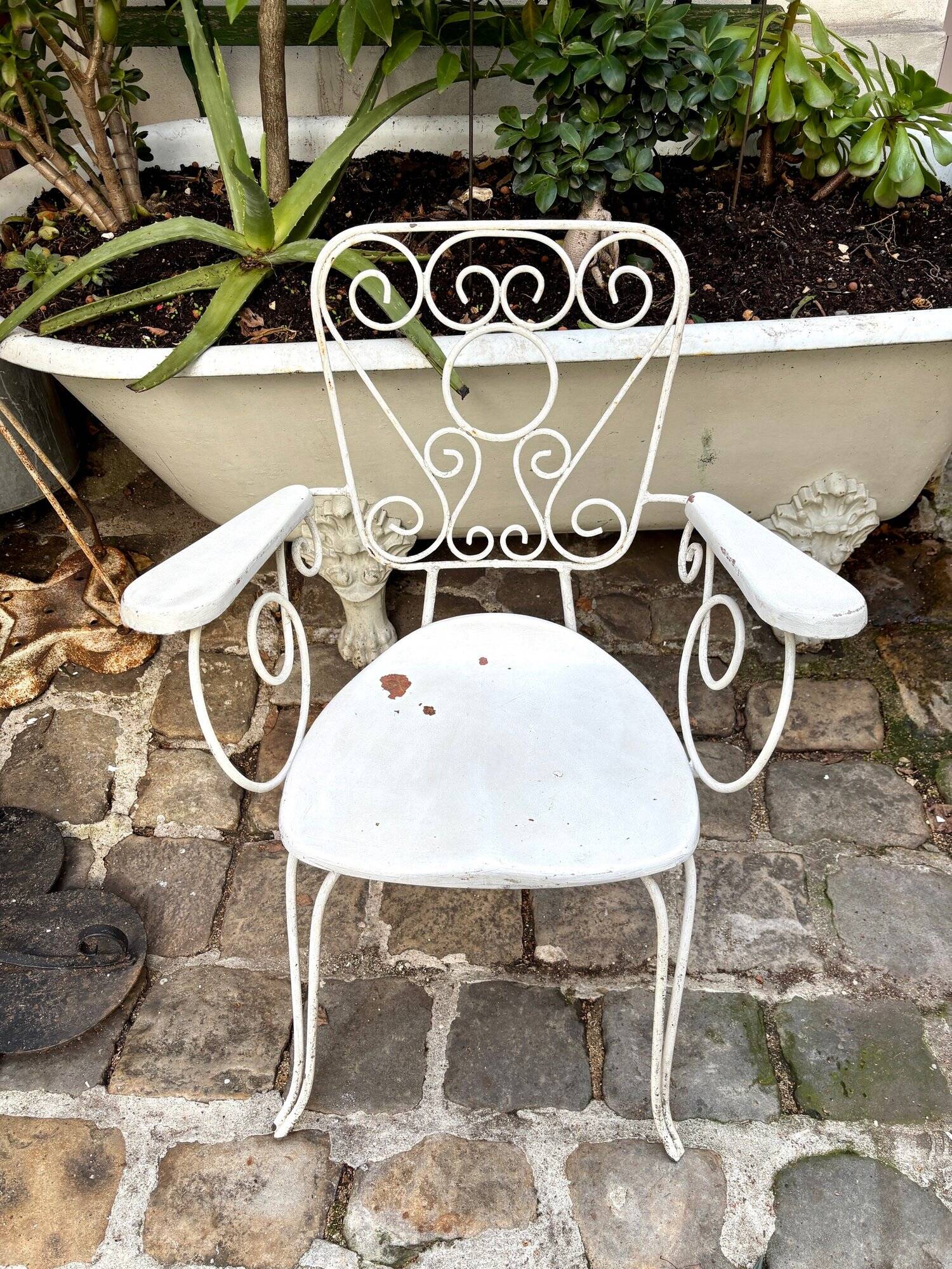 White cast iron garden chair no. 2