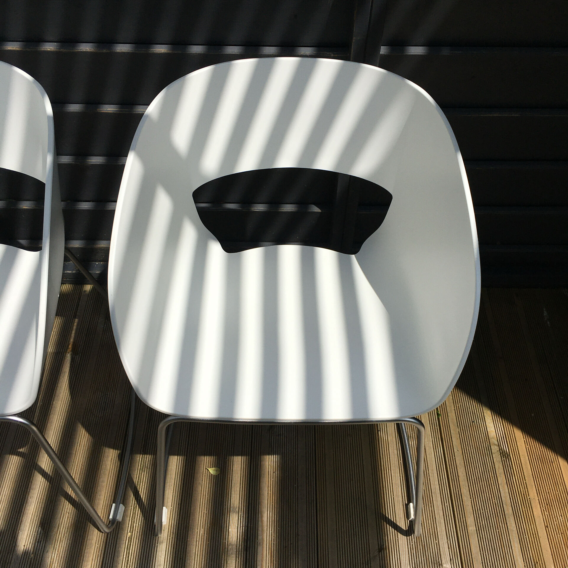 Set of 2 Tribû garden dining chairs