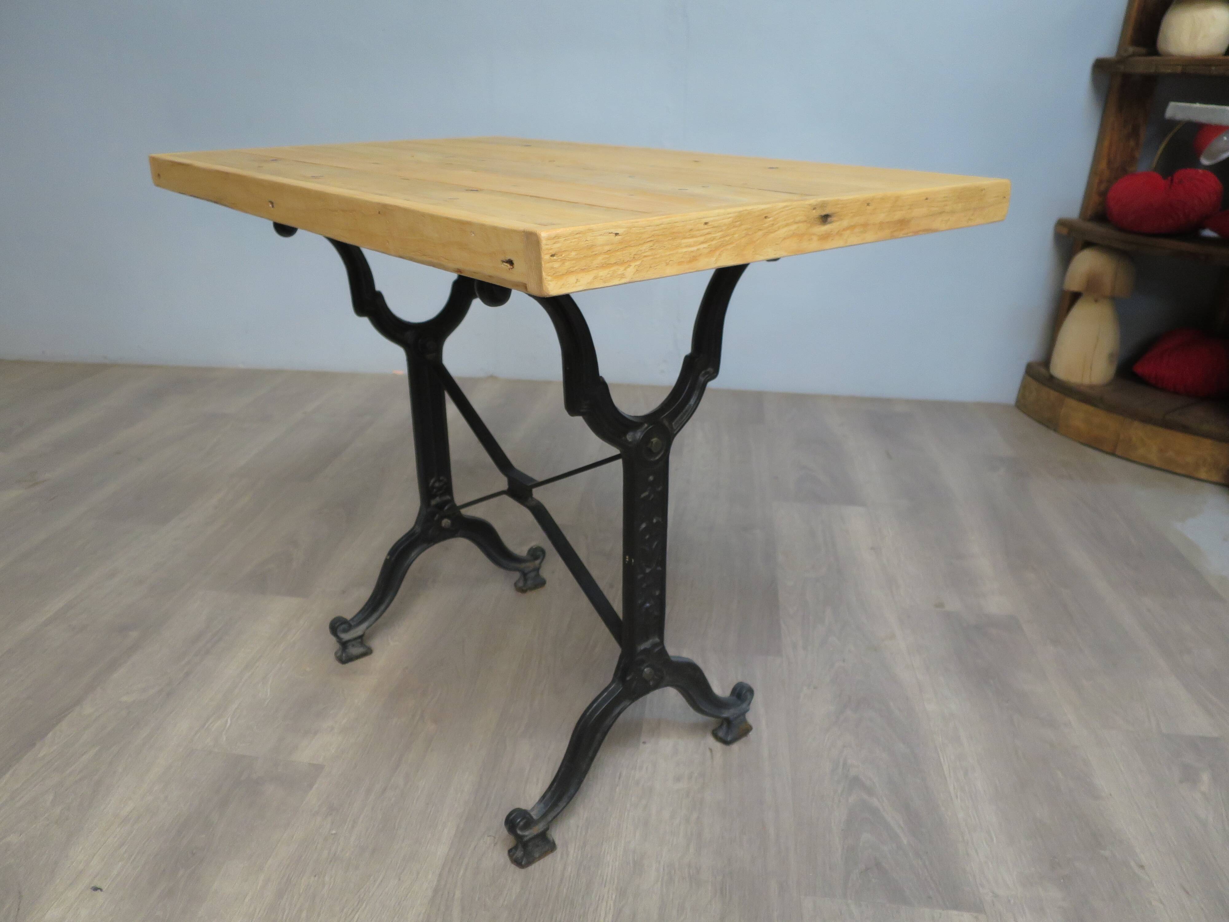 table bistrot piétement métal plateau rustique