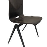 Pagholz Galvanitas S22 stackable school chair