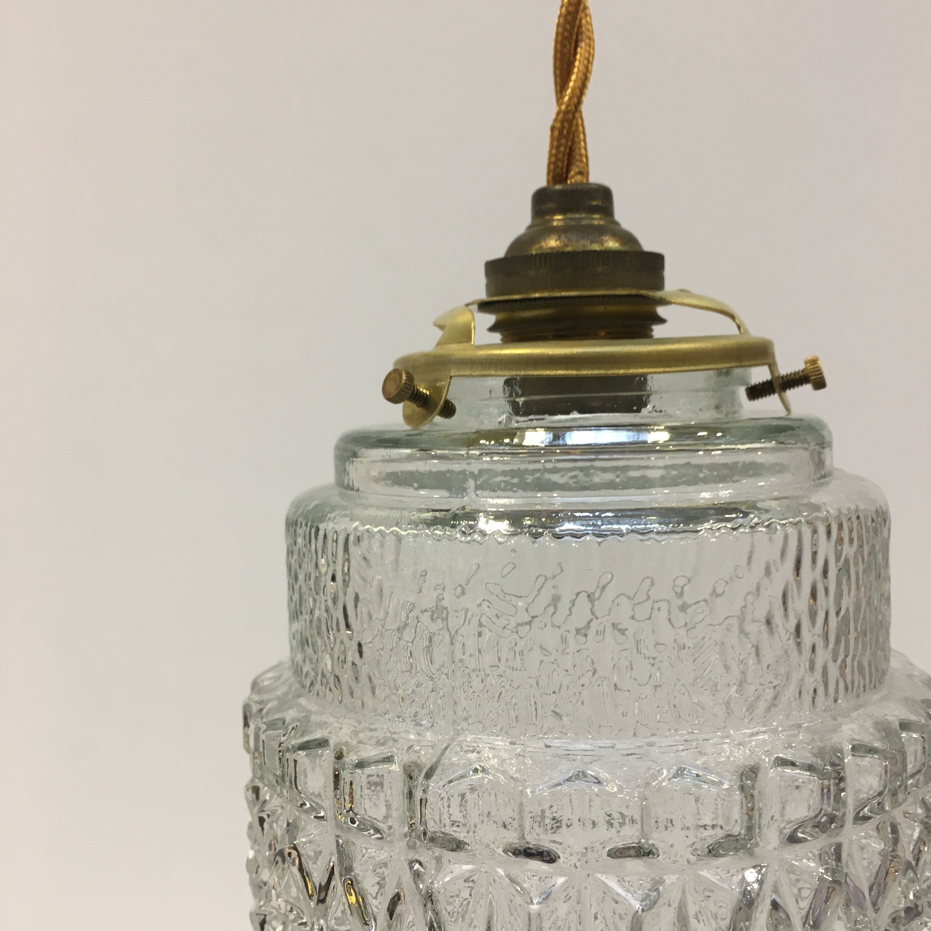 Transparent glass hanging lamp diamond tip pattern