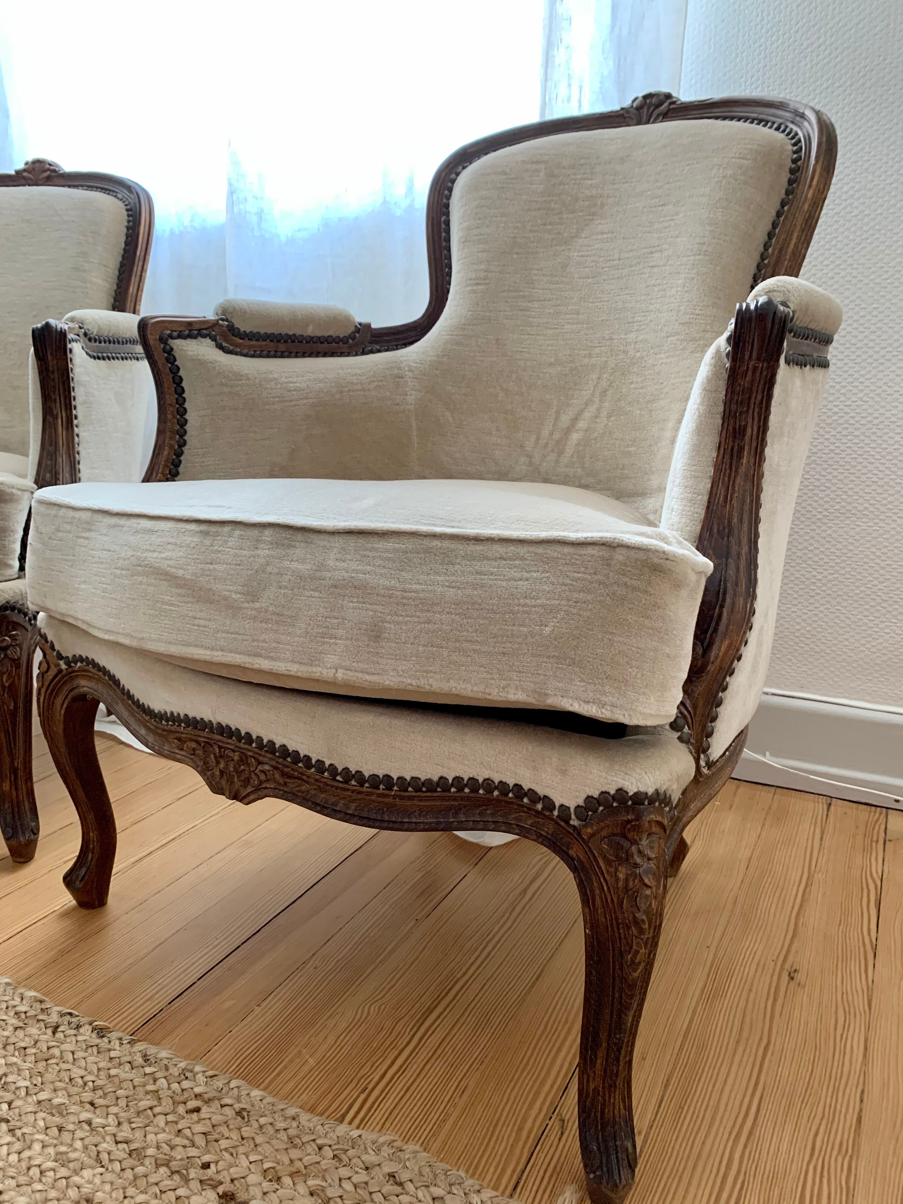 Pair of shepherdess chairs