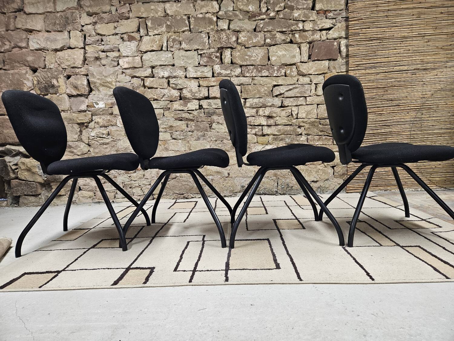 Set of 4 vintage design ergonomic chairs