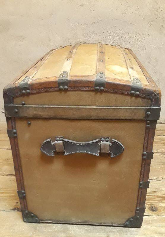 Antique curved transport trunk circa 1900 B.Vinay