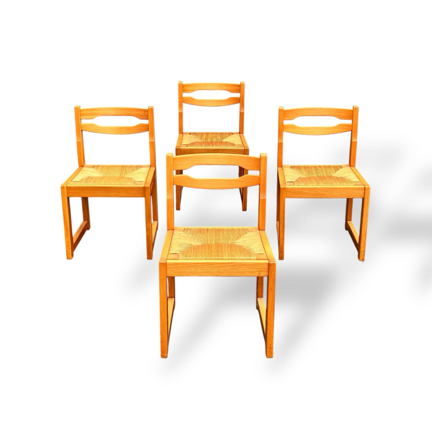 Set of 4 sleigh chairs in elm and straw Maison Regain