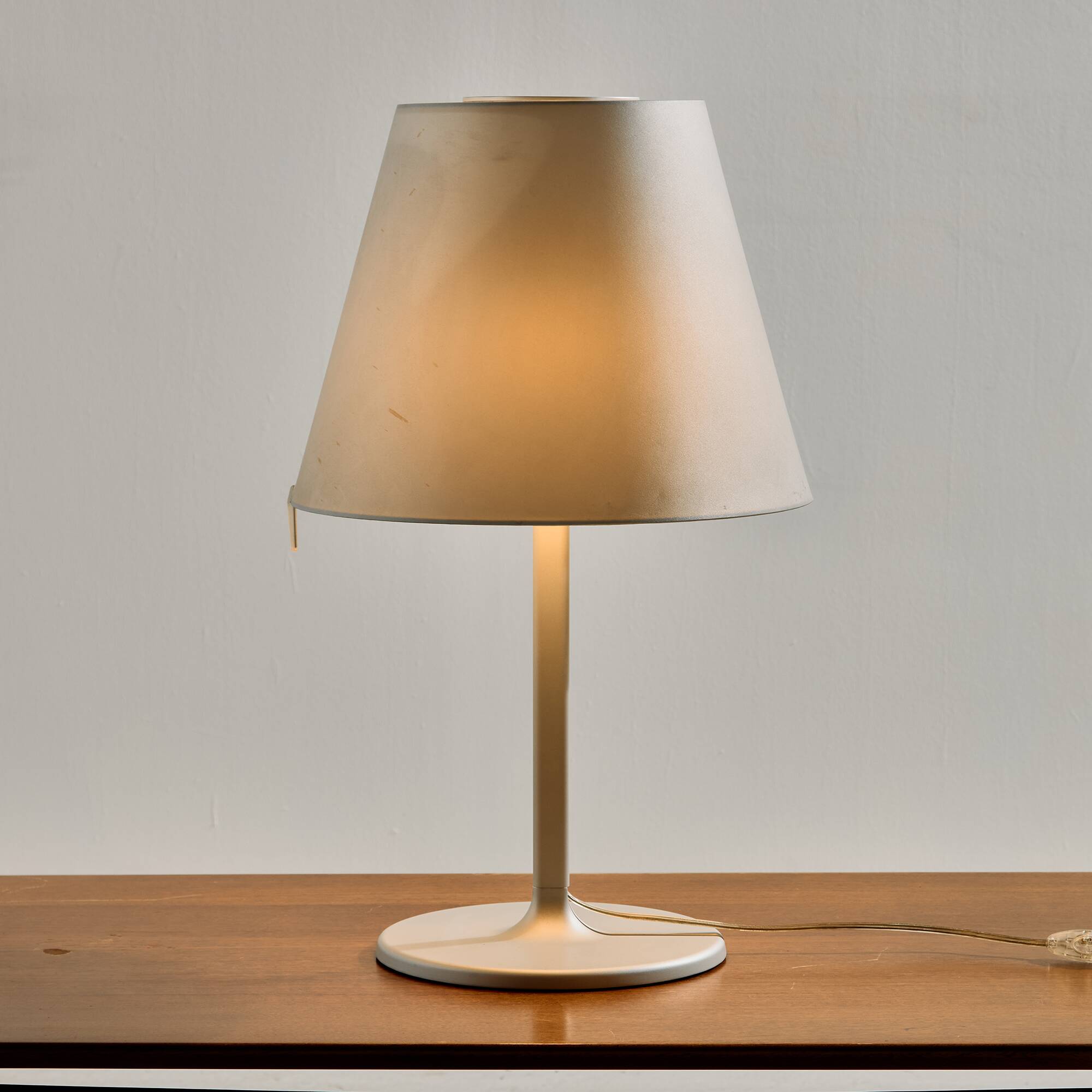 Melampo table lamp by Adrien Gardère for Artemide