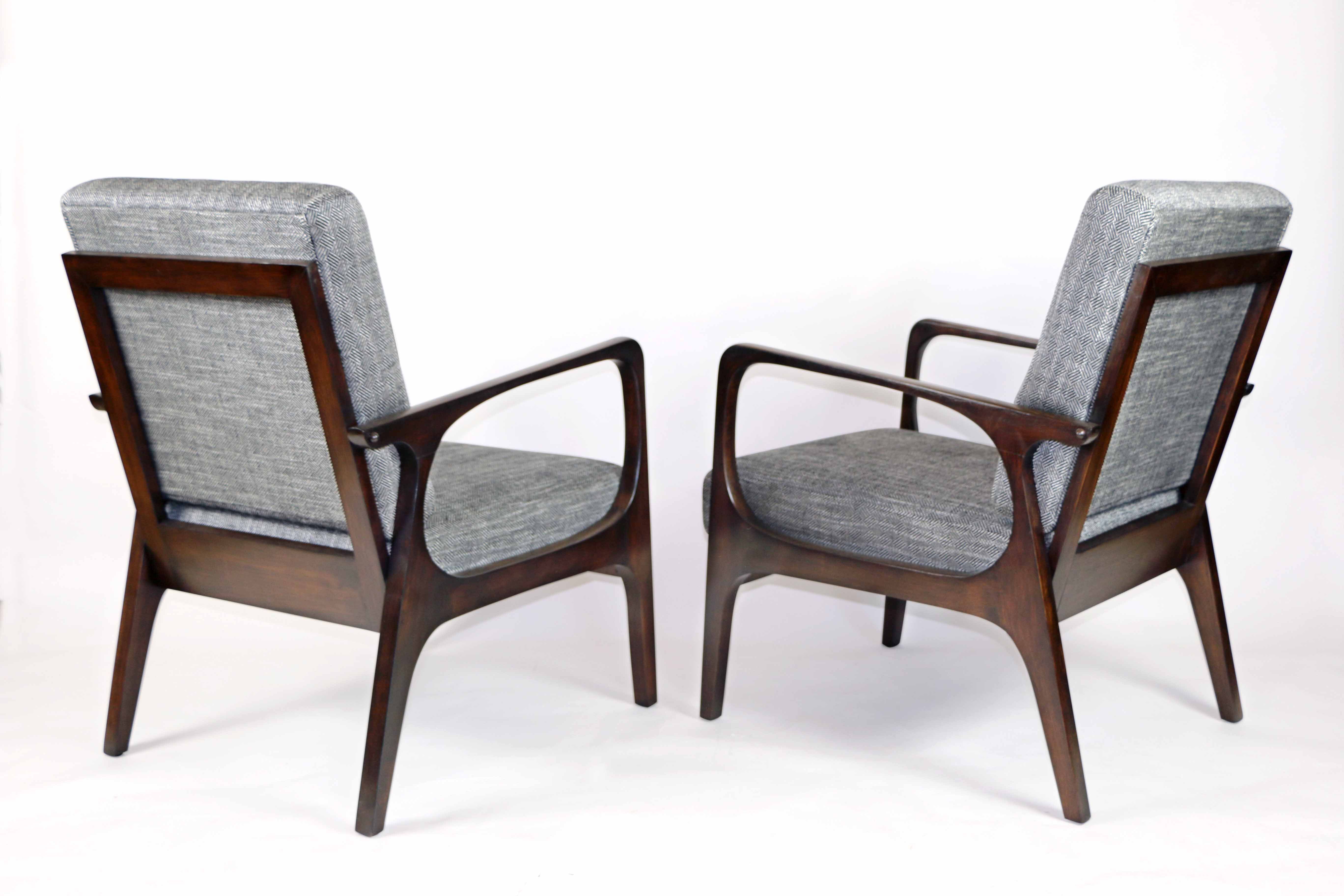 Triple vintage sofa with two chairs from the 70's