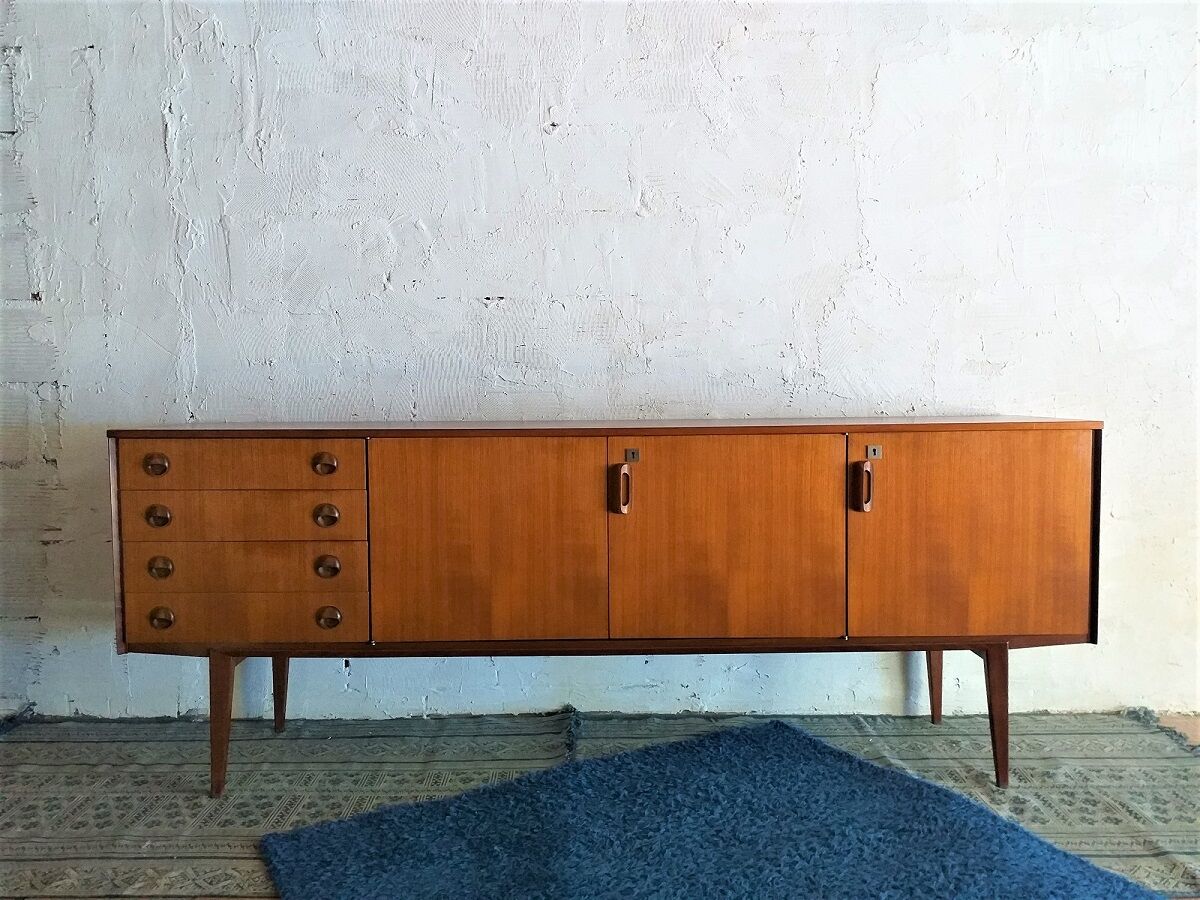 Scandinavian 60s in vintage teak