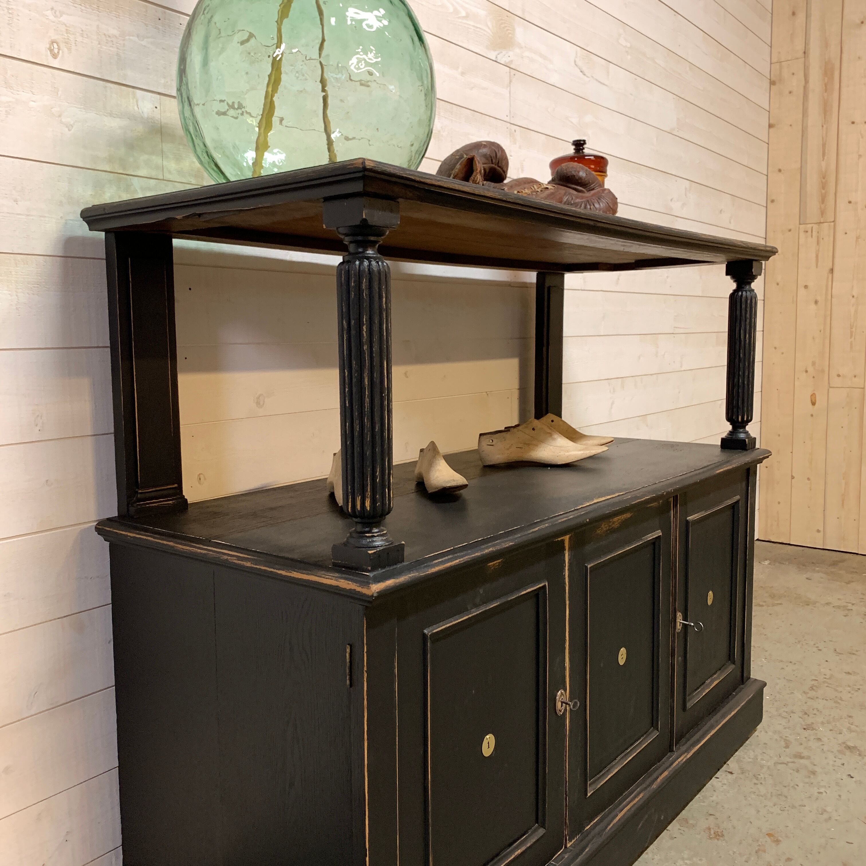 Former store counter display 1940