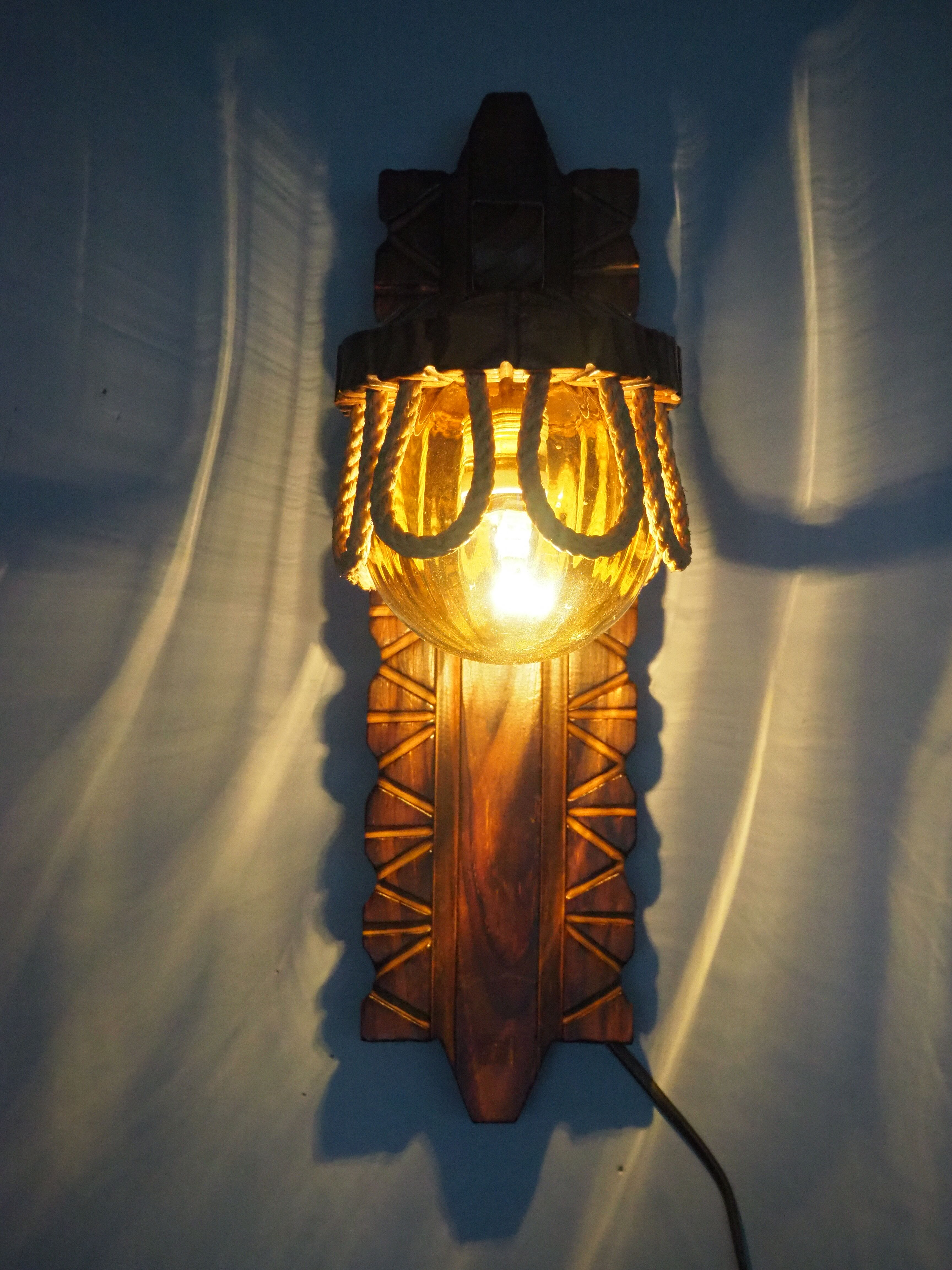 Sconce in wood and yellow glass ball from the 1960/1970