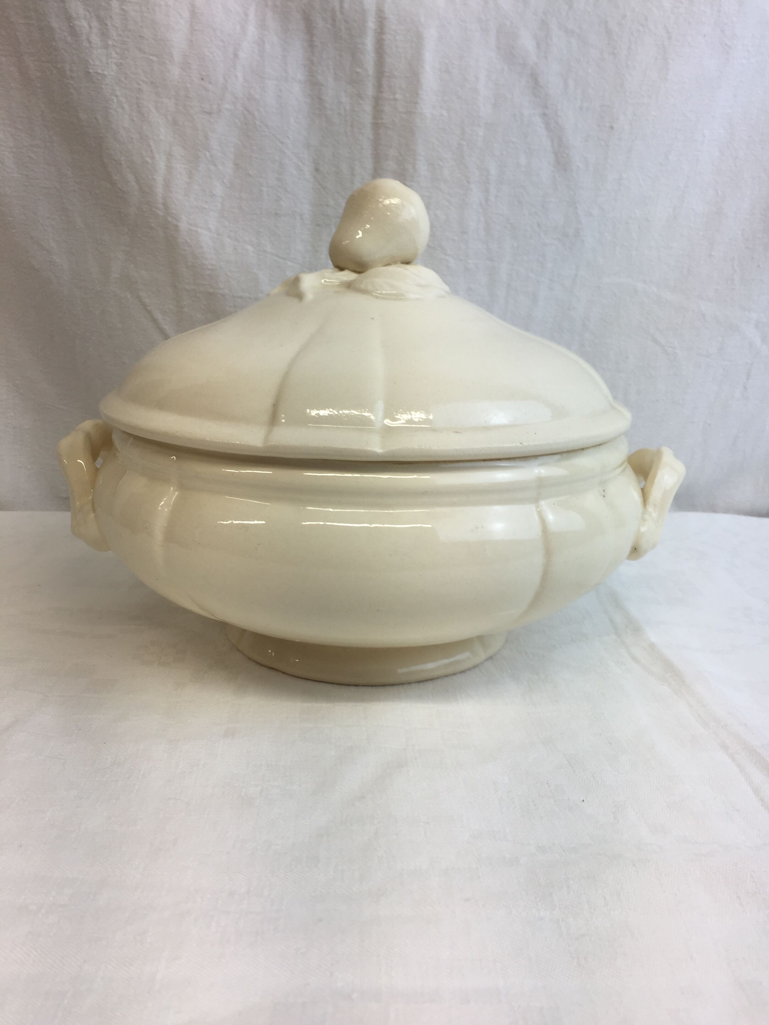 Soupière or vegetable color Ivory made in France Digoin Sarreguemines, 1920s