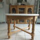 Round table with 1 extension oak base tray and patinated extension pearl gray.