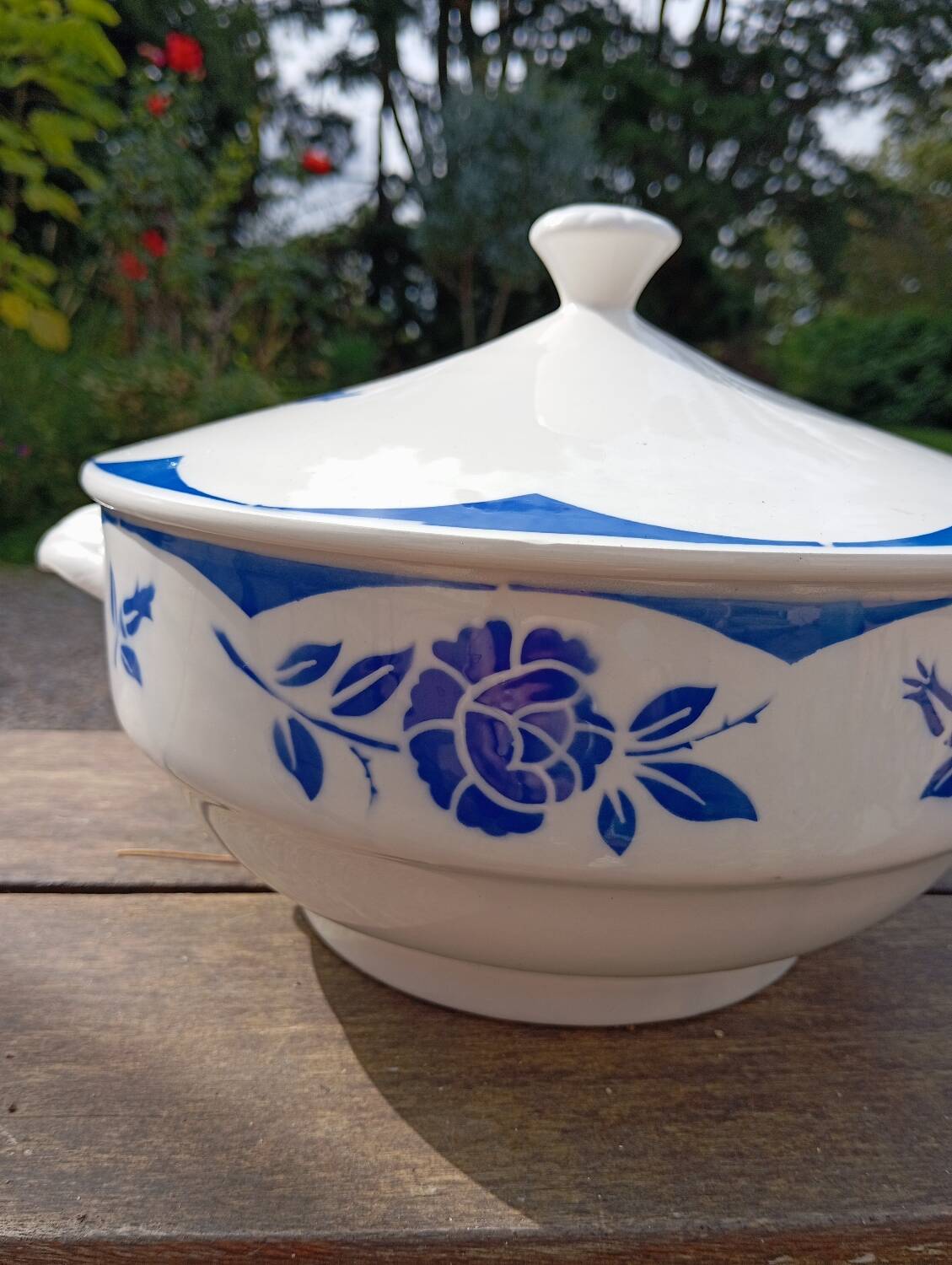 Art Deco Corsica soup tureen or vegetable dish by Digoin Sarreguemines 1930