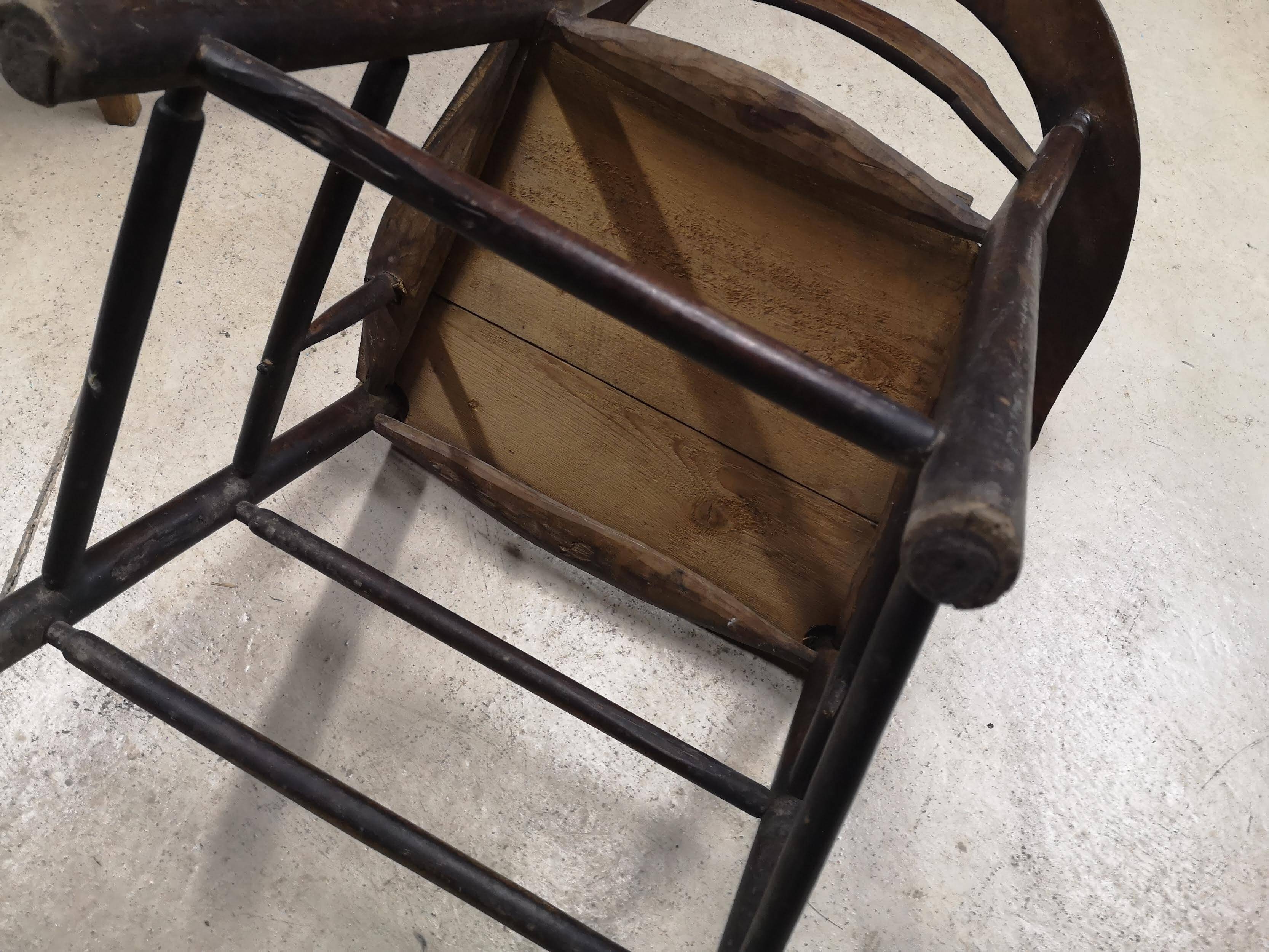 Antique solid wood armchair - Authentic rustic style