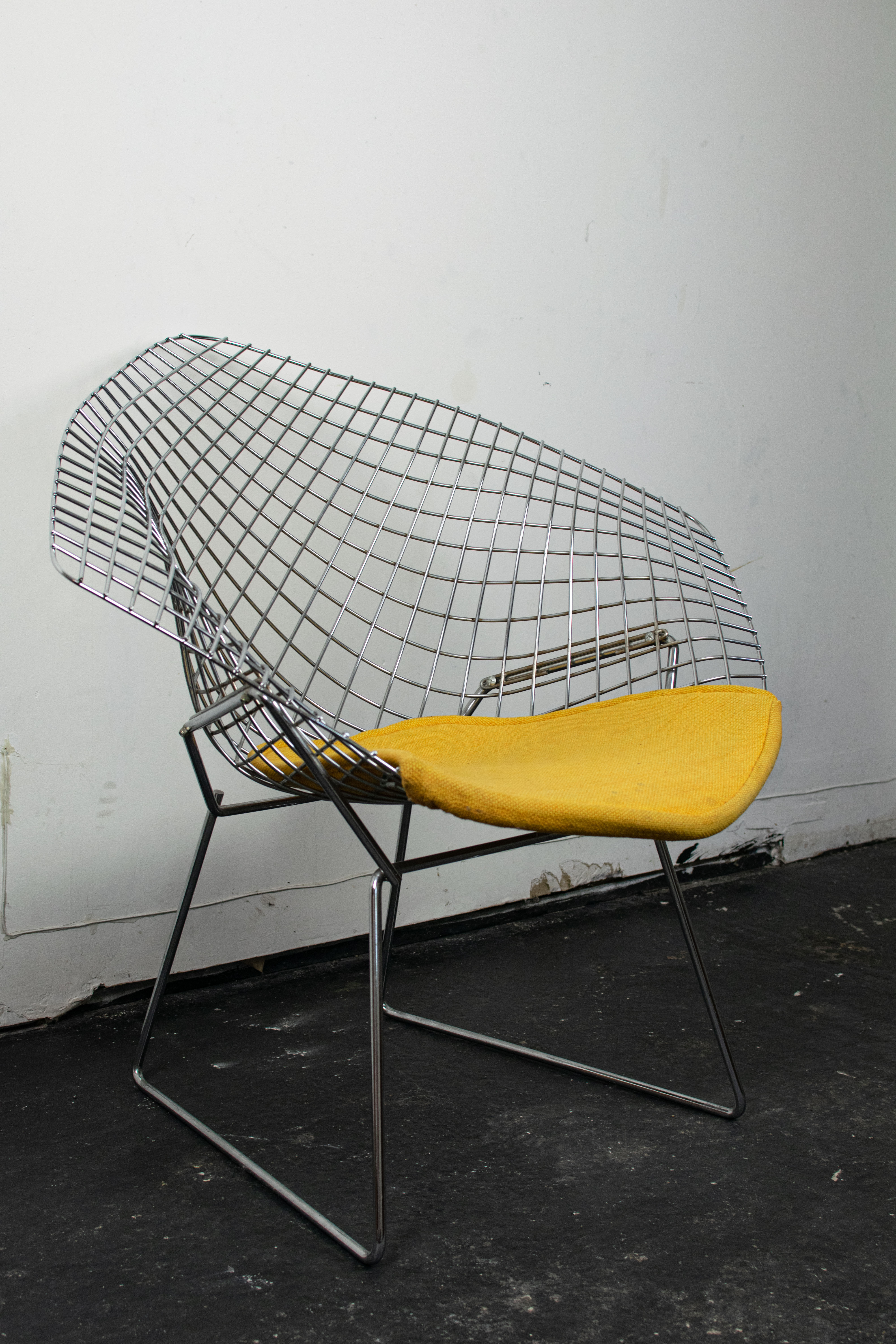Diamond armchair by Harry Bertoia for Knoll International