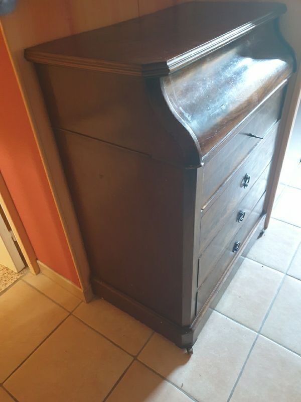 Antique dressing table