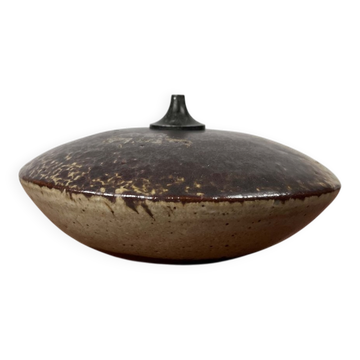 Ceramic oil lamp from the Danish mid-century studio by Aage Würtz, 1960s.