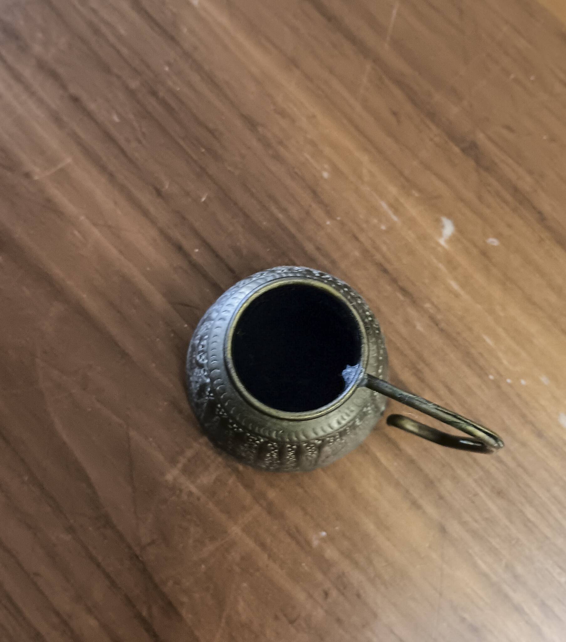 Little oriental pitcher in engraved brass, handcrafted. rare, 19th century period.