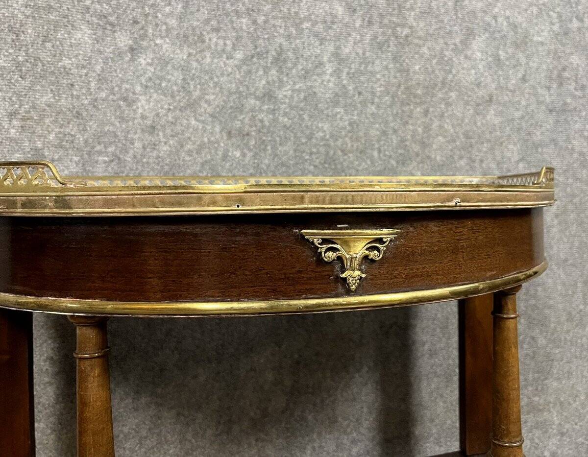 Louis XVI style half-moon Parisian shelf console in mahogany circa 1850