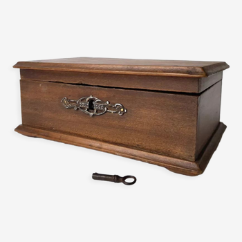 Coffre-fort rectangulaire en bois