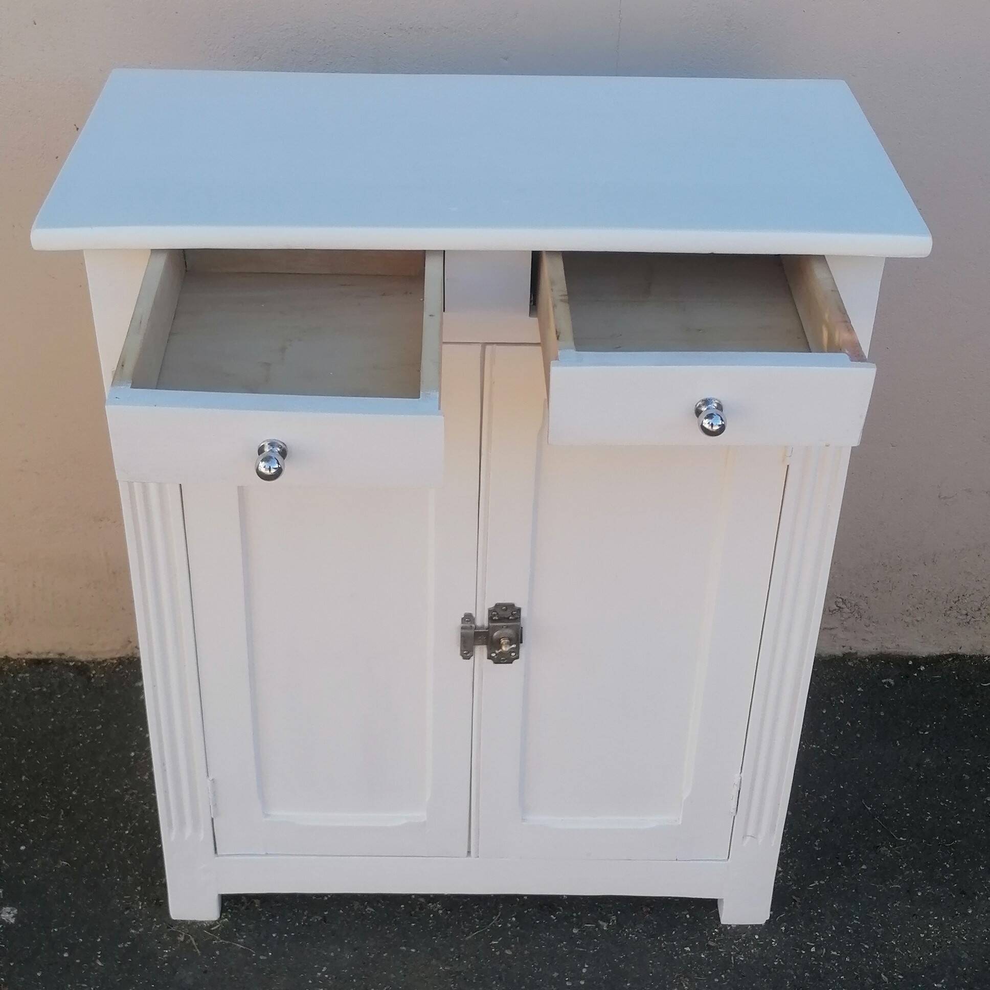 Very beautiful vintage Parisian furniture with 2 white doors from 1940