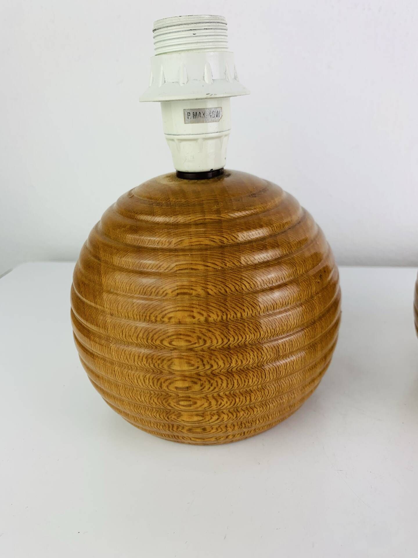 Paire de lampes boules en bois, années 80