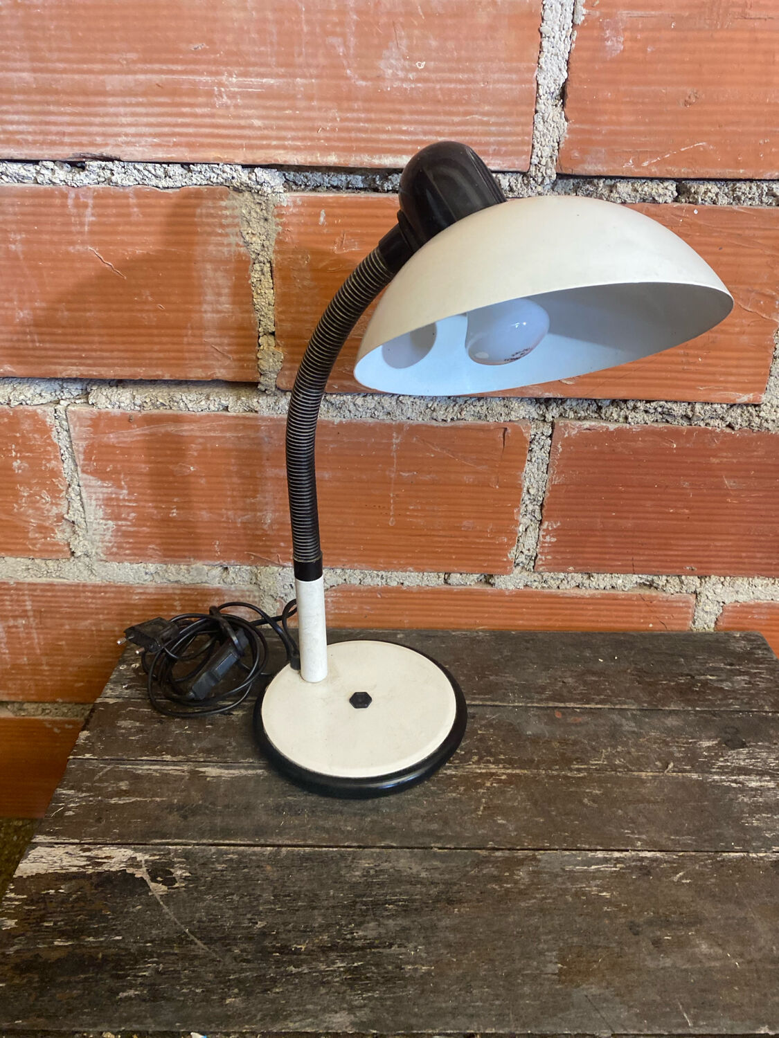 Vintage Aluminium Desk Flexo Lamp ALUMINOR White Metal + Aluminium Globe