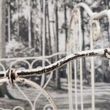 Bed, wrought iron bench