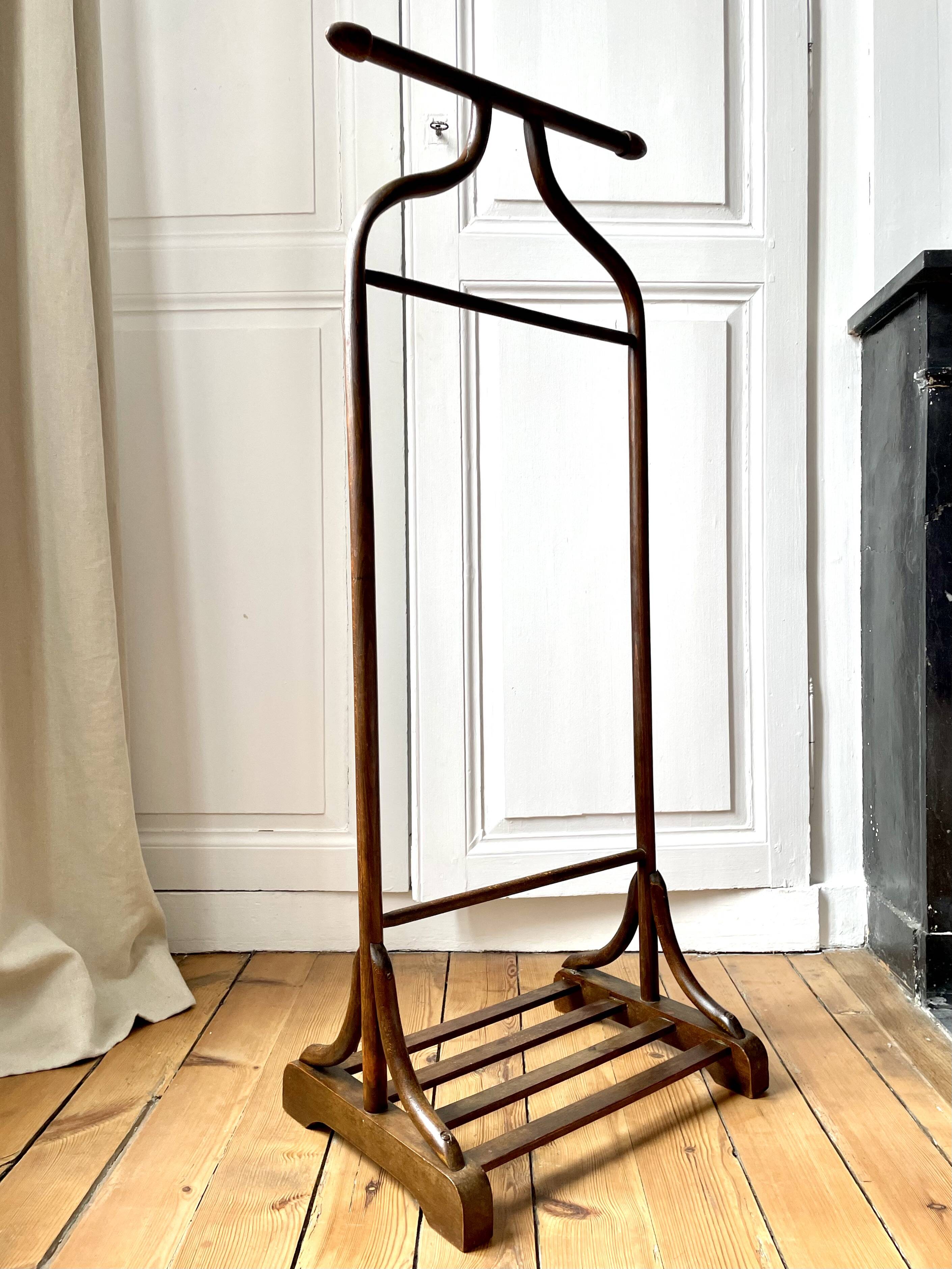 Thonet P133 valet, circa 1920