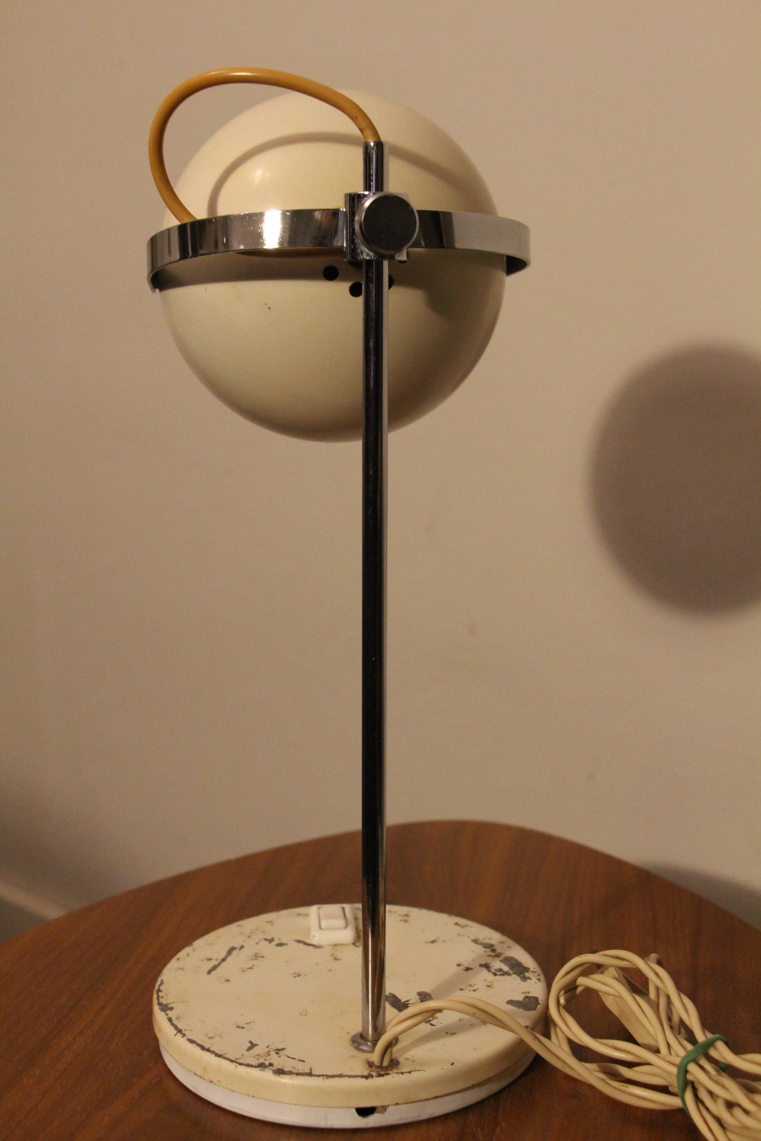 White eyeball desk lamp 60's