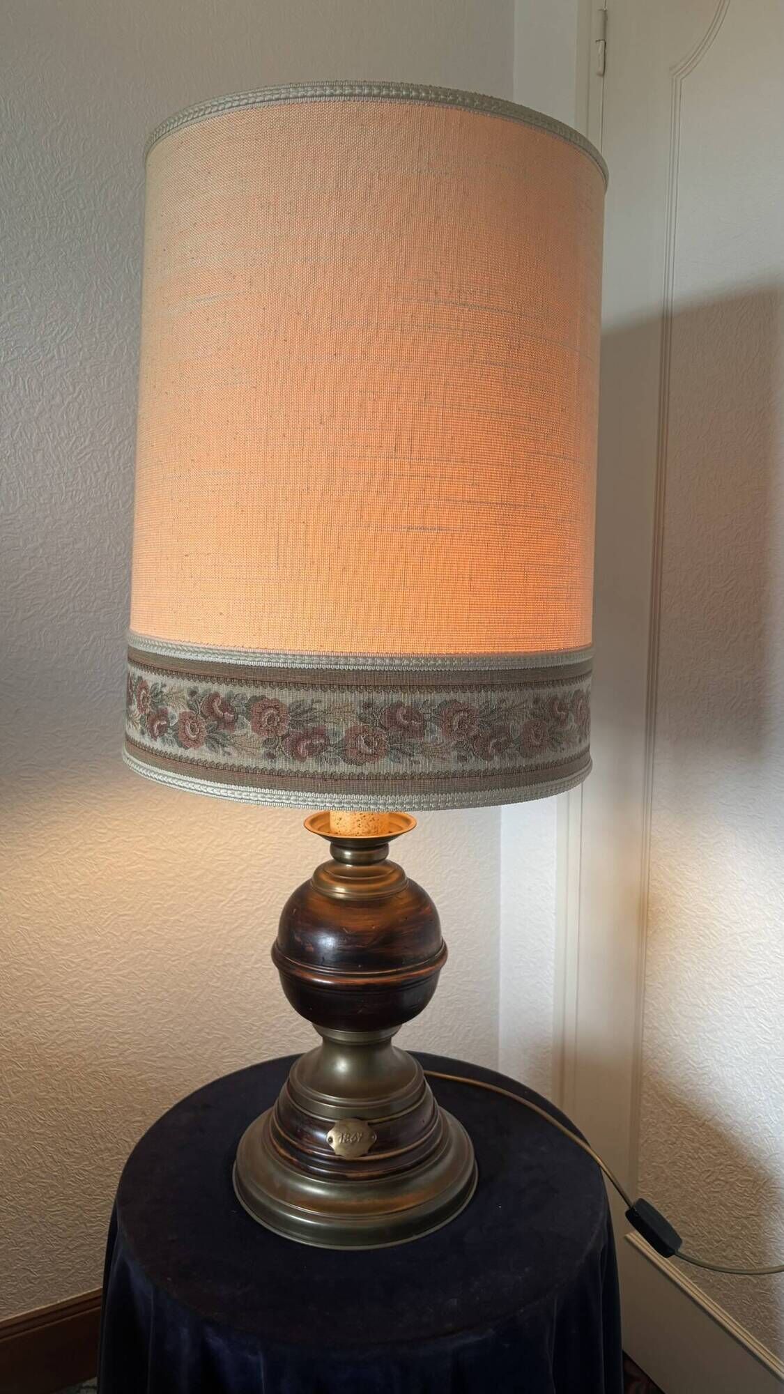 floor lamp