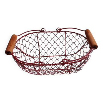 Petit panier en métal rouge