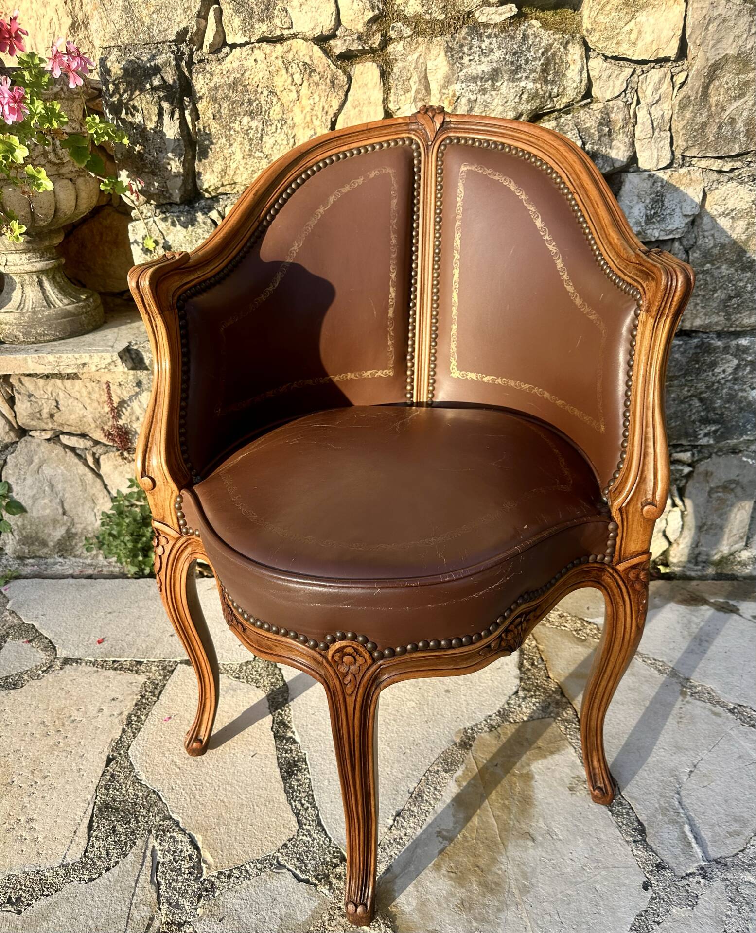 Fauteuil de bureau, modèle encoignure, de style Louis XV, XIXème