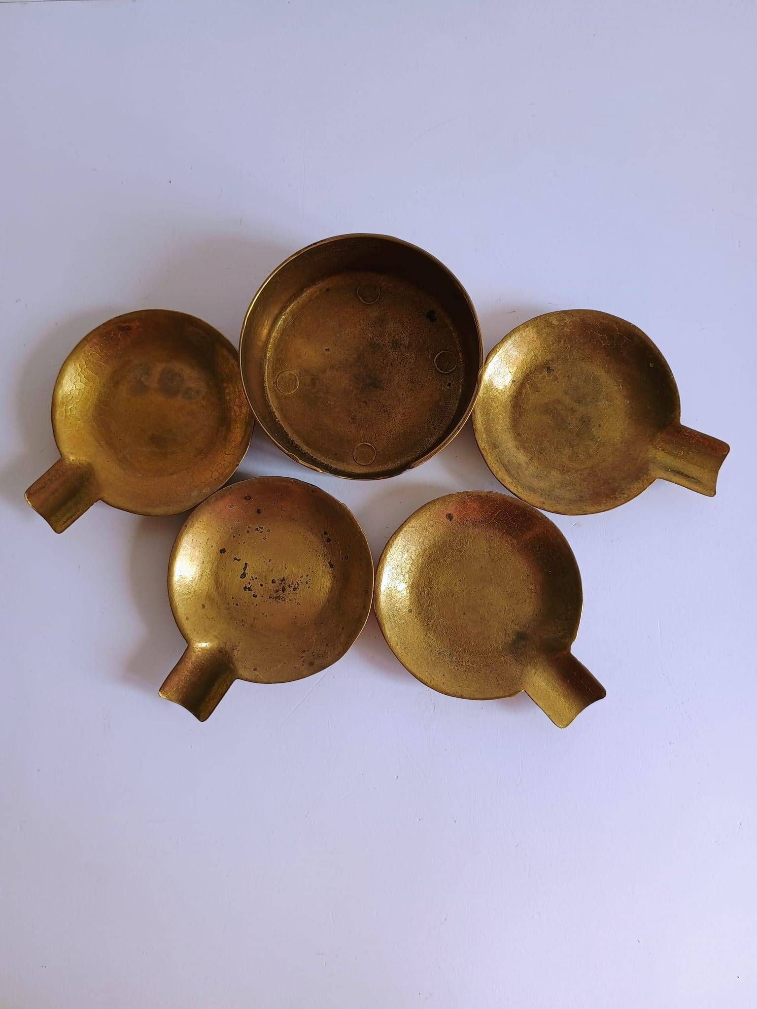 Lot de 4 cendriers gigognes laiton vintage