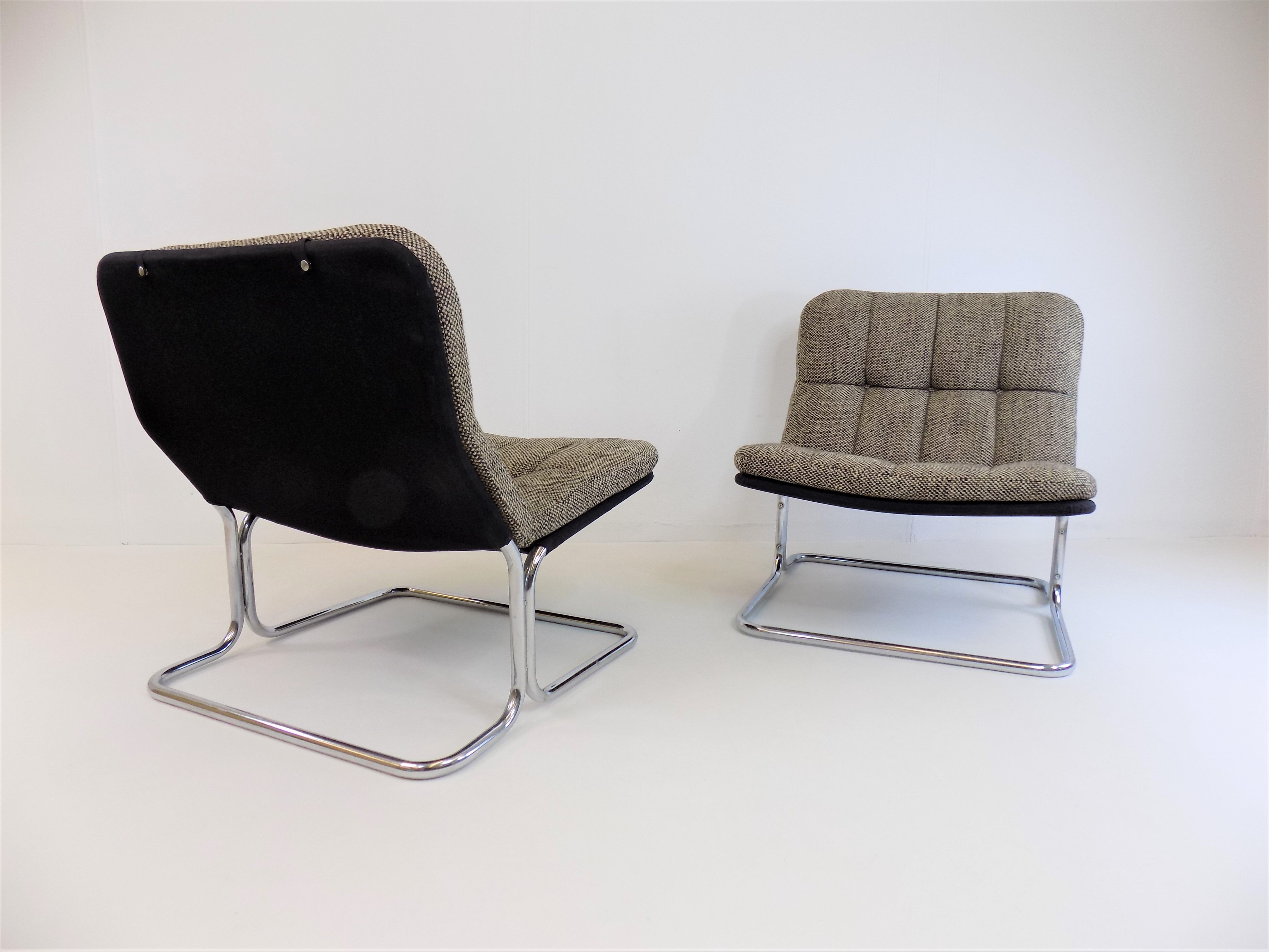 DUX International lounge chair pair