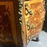Curved commodus, tomb, Louis XV style, in marquetry, 3 drawers