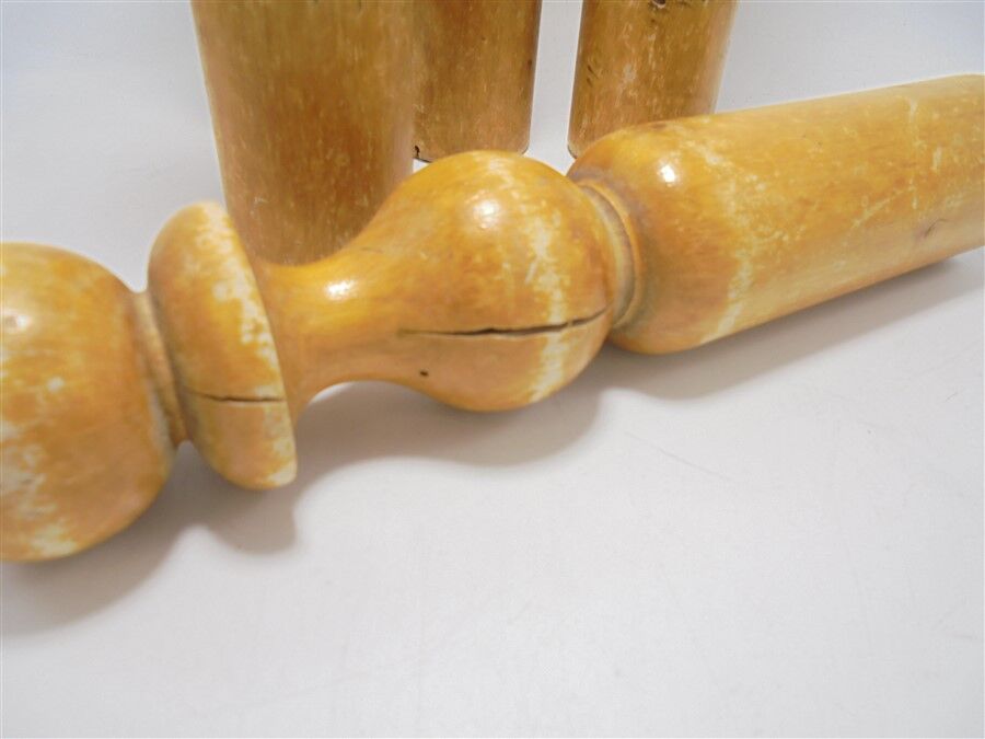 Série de 5 quilles en bois