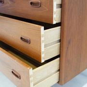 Enfilade scandinave moderne en teck avec tiroirs